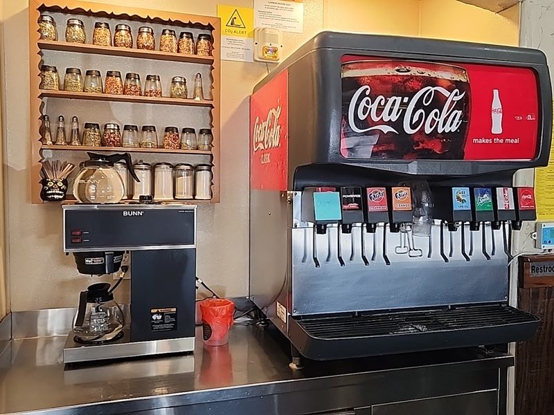 El Paisa Taqueria interior